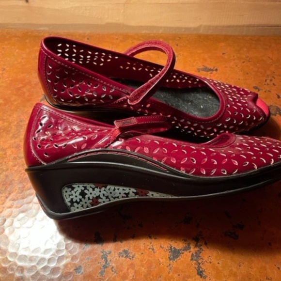 Jambu - Picture 2 of 5